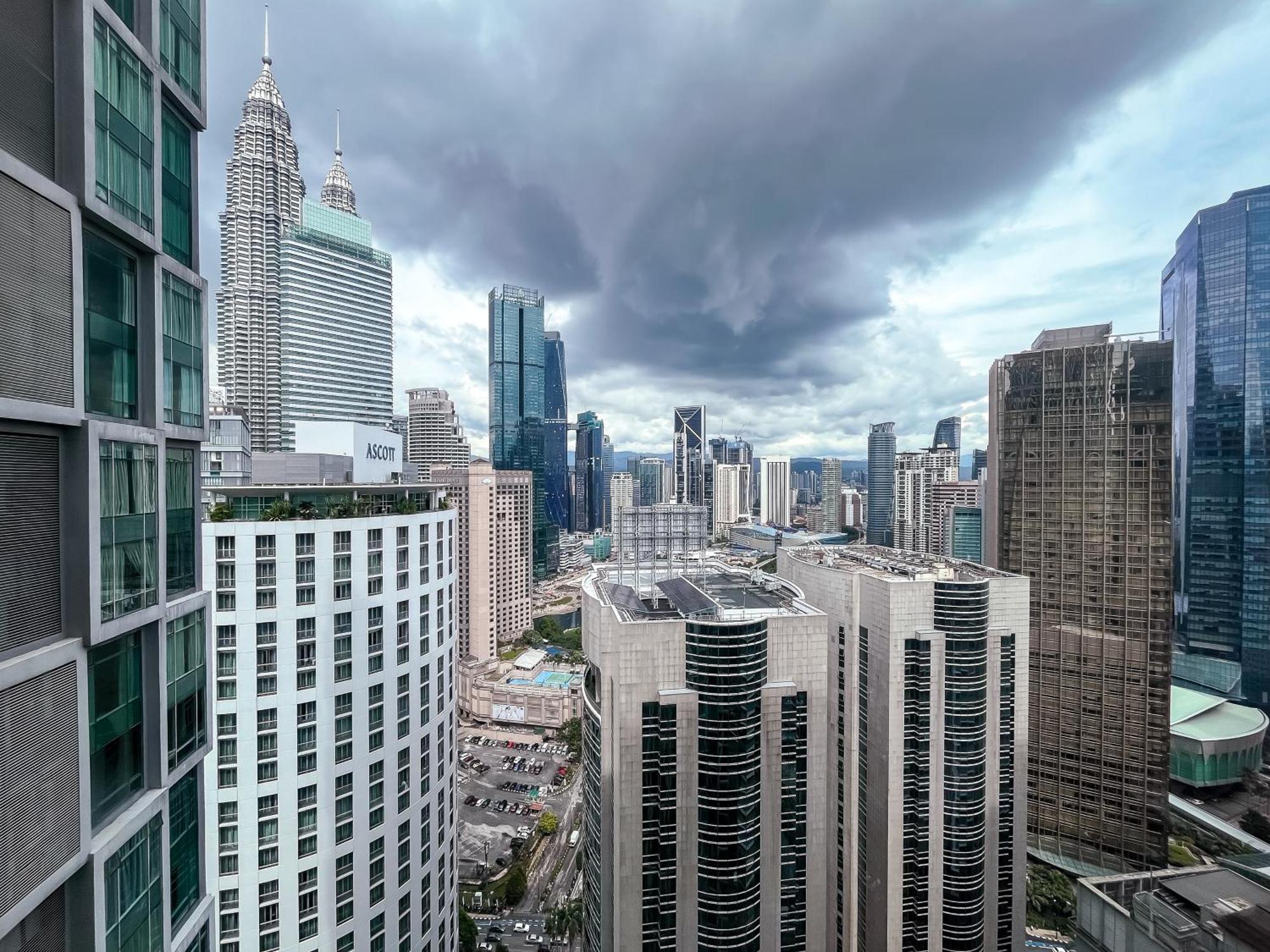 Soho Suites Klcc By Rest Kuala Lumpur Exterior photo