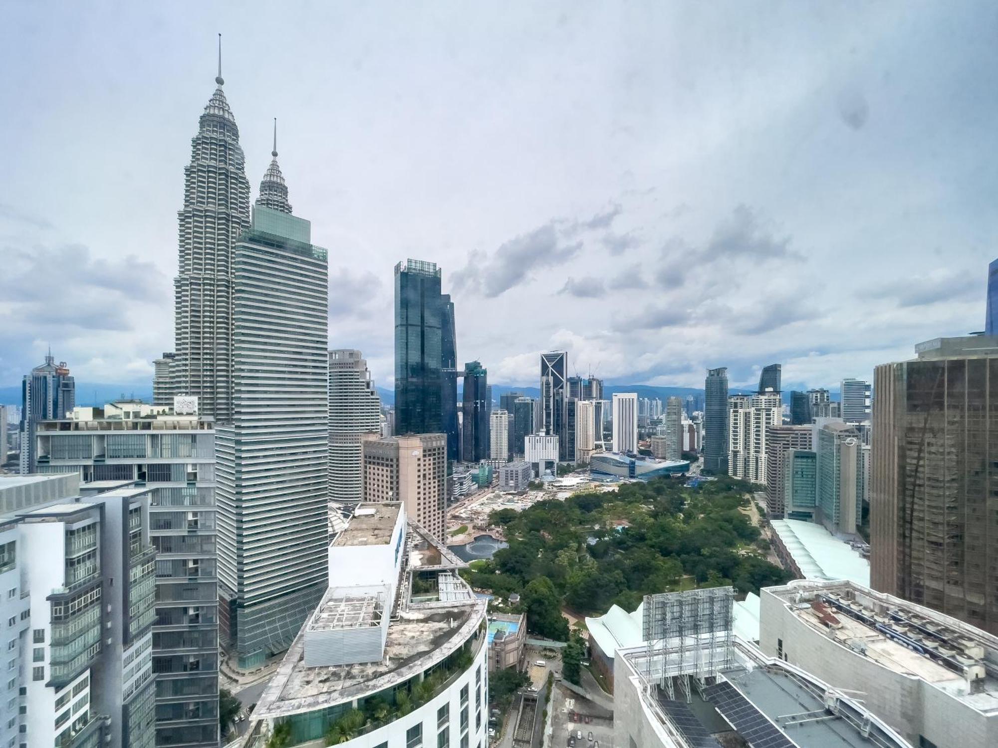 Soho Suites Klcc By Rest Kuala Lumpur Exterior photo