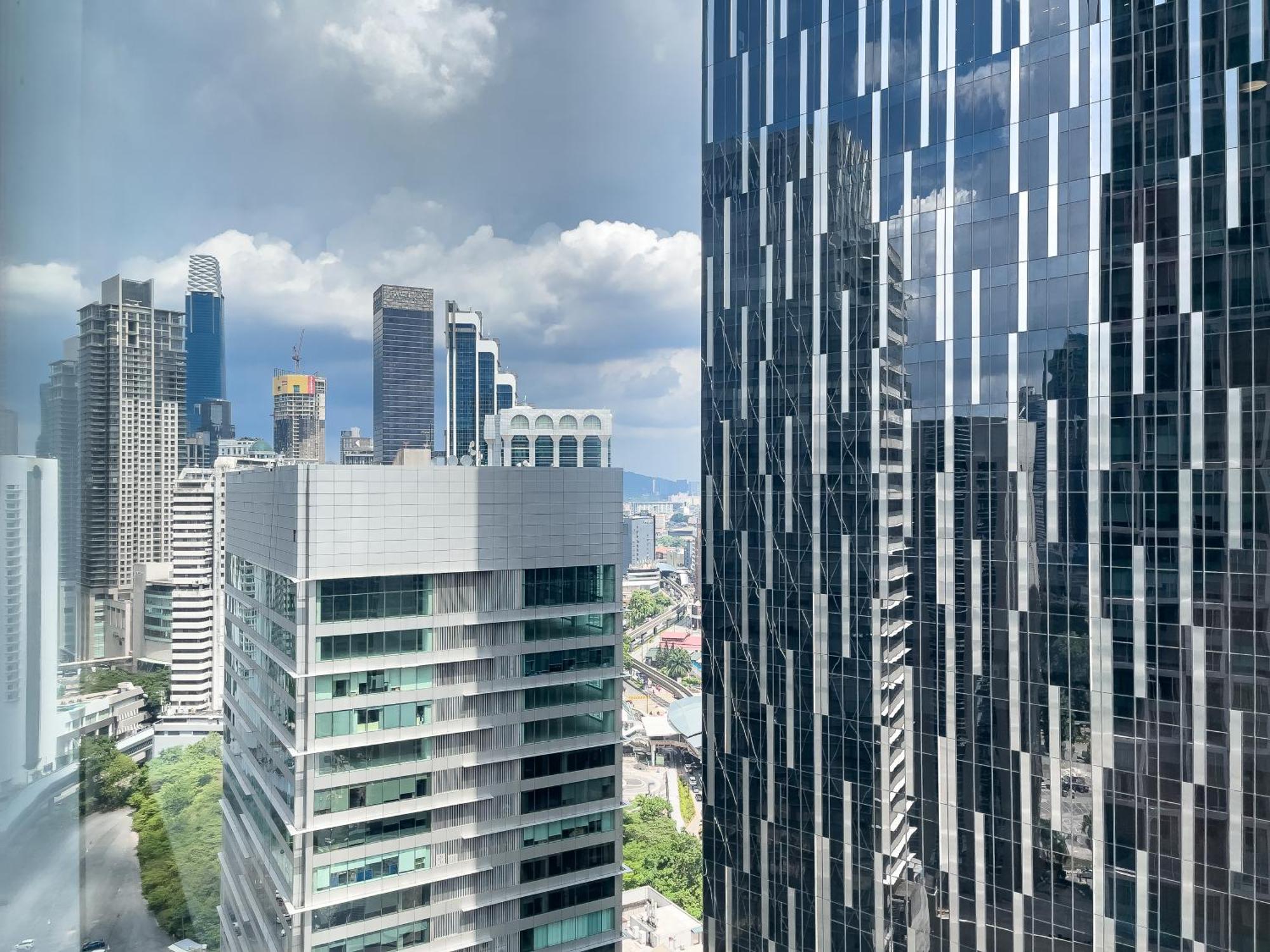 Soho Suites Klcc By Rest Kuala Lumpur Exterior photo